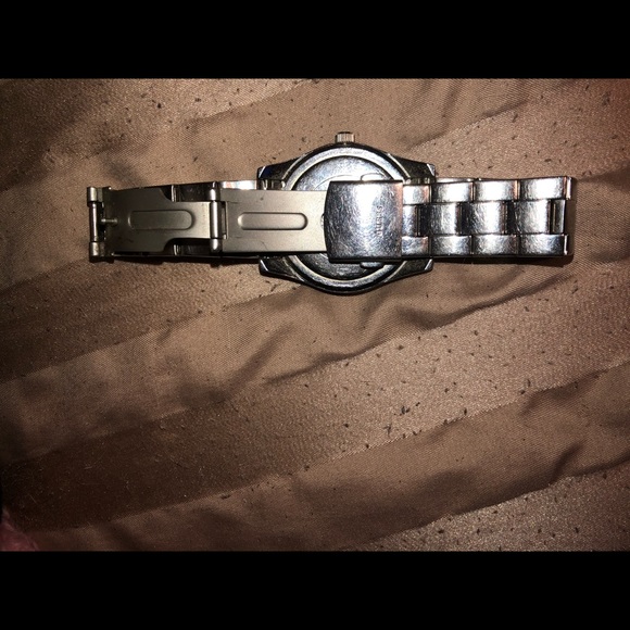 Breast cancer guess watch limited edition - Picture 2 of 3